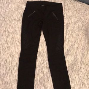 Medium black leggings